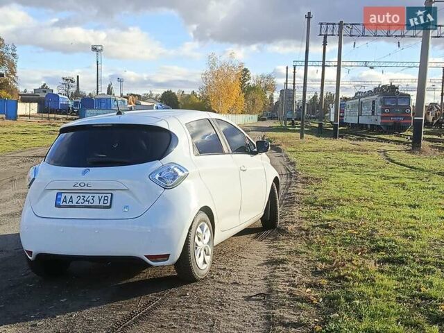 Белый Рено Зое, объемом двигателя 0 л и пробегом 150 тыс. км за 6400 $, фото 7 на Automoto.ua