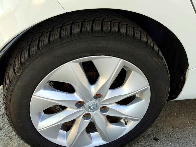 Белый Рено Зое, объемом двигателя 65 л и пробегом 110 тыс. км за 6200 $, фото 11 на Automoto.ua