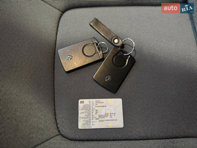 Белый Рено Зое, объемом двигателя 0 л и пробегом 127 тыс. км за 7150 $, фото 50 на Automoto.ua