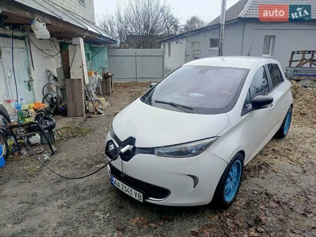 Білий Рено Зое, об'ємом двигуна 0 л та пробігом 153 тис. км за 6600 $, фото 14 на Automoto.ua