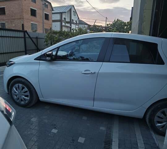 Білий Рено Зое, об'ємом двигуна 0 л та пробігом 131 тис. км за 6300 $, фото 10 на Automoto.ua