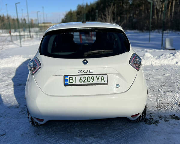 Білий Рено Зое, об'ємом двигуна 0 л та пробігом 46 тис. км за 7000 $, фото 5 на Automoto.ua