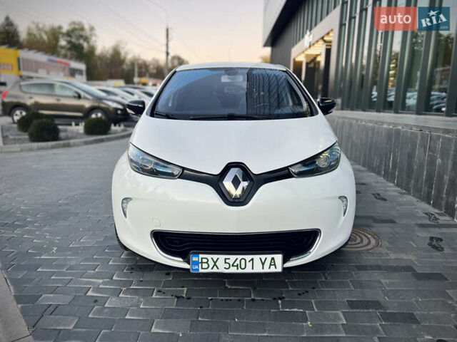 Белый Рено Зое, объемом двигателя 0 л и пробегом 127 тыс. км за 7150 $, фото 1 на Automoto.ua