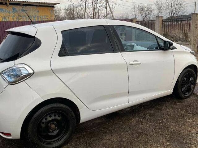 Белый Рено Зое, объемом двигателя 0 л и пробегом 300 тыс. км за 5000 $, фото 4 на Automoto.ua