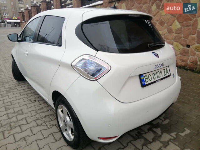 Белый Рено Зое, объемом двигателя 0 л и пробегом 145 тыс. км за 8200 $, фото 5 на Automoto.ua