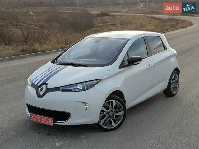 Белый Рено Зое, объемом двигателя 0 л и пробегом 85 тыс. км за 6900 $, фото 69 на Automoto.ua