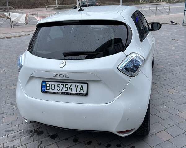 Білий Рено Зое, об'ємом двигуна 0 л та пробігом 124 тис. км за 6900 $, фото 3 на Automoto.ua