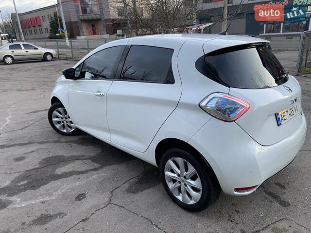 Белый Рено Зое, объемом двигателя 0 л и пробегом 159 тыс. км за 7550 $, фото 4 на Automoto.ua