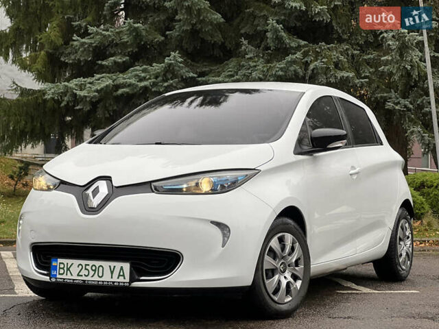 Белый Рено Зое, объемом двигателя 0 л и пробегом 82 тыс. км за 6900 $, фото 13 на Automoto.ua