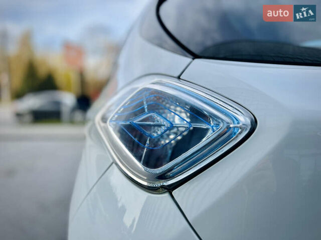 Білий Рено Зое, об'ємом двигуна 0 л та пробігом 160 тис. км за 7500 $, фото 7 на Automoto.ua