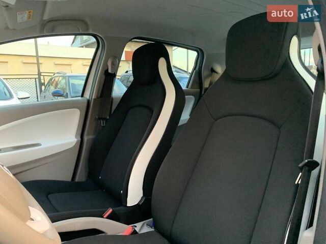 Білий Рено Зое, об'ємом двигуна 0 л та пробігом 90 тис. км за 6499 $, фото 12 на Automoto.ua