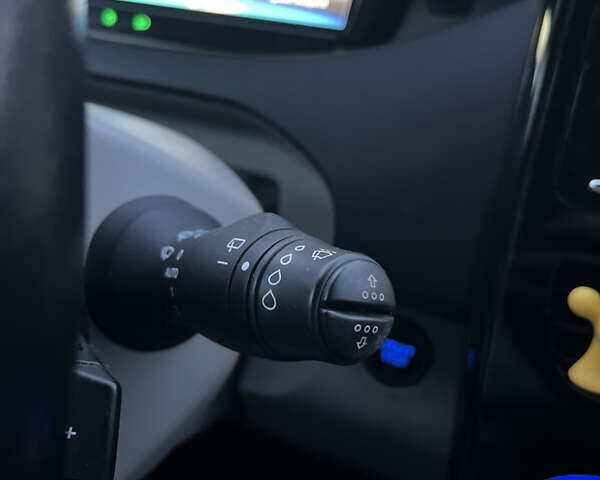 Белый Рено Зое, объемом двигателя 0 л и пробегом 159 тыс. км за 7600 $, фото 38 на Automoto.ua