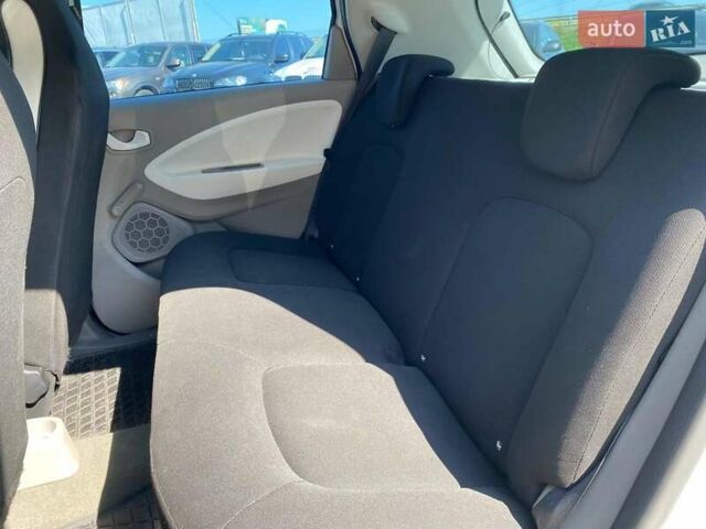 Білий Рено Зое, об'ємом двигуна 0 л та пробігом 91 тис. км за 6940 $, фото 27 на Automoto.ua