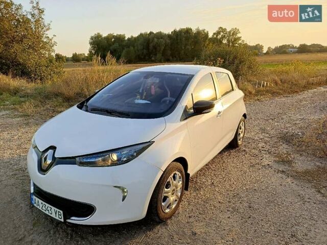 Белый Рено Зое, объемом двигателя 0 л и пробегом 150 тыс. км за 6400 $, фото 10 на Automoto.ua
