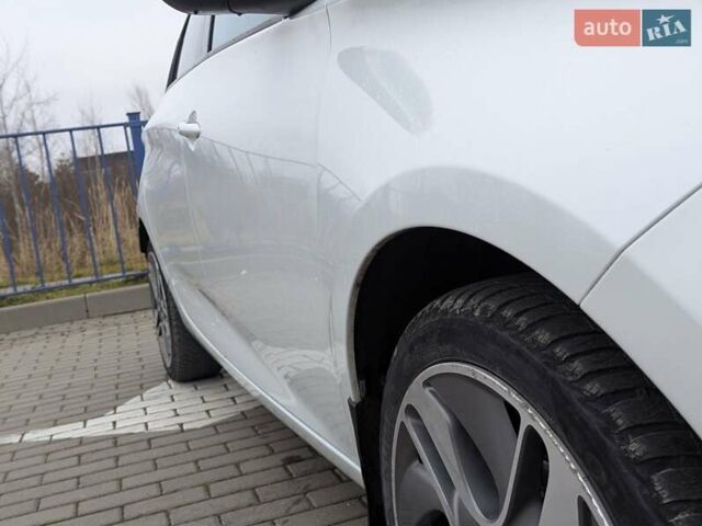 Білий Рено Зое, об'ємом двигуна 0 л та пробігом 85 тис. км за 6995 $, фото 4 на Automoto.ua