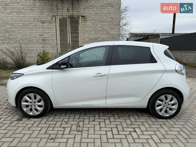 Білий Рено Зое, об'ємом двигуна 0 л та пробігом 154 тис. км за 6350 $, фото 10 на Automoto.ua
