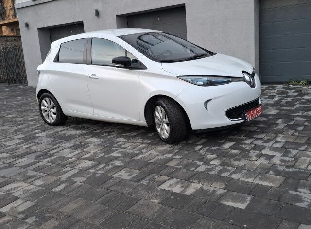 Белый Рено Зое, объемом двигателя 0 л и пробегом 106 тыс. км за 6300 $, фото 5 на Automoto.ua