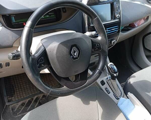 Білий Рено Зое, об'ємом двигуна 0 л та пробігом 180 тис. км за 6500 $, фото 5 на Automoto.ua