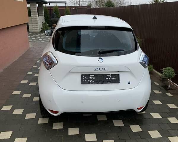 Білий Рено Зое, об'ємом двигуна 0 л та пробігом 68 тис. км за 5800 $, фото 16 на Automoto.ua