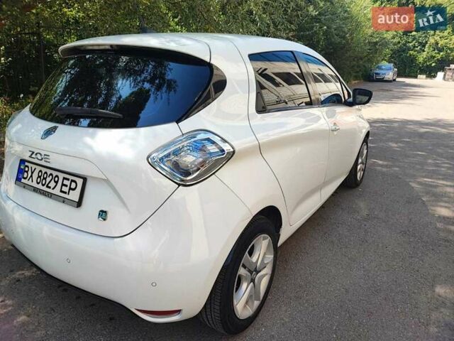 Білий Рено Зое, об'ємом двигуна 0 л та пробігом 70 тис. км за 7200 $, фото 6 на Automoto.ua