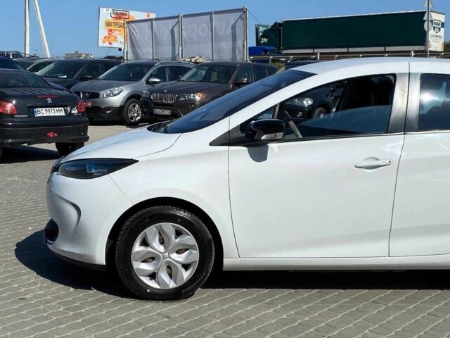 Белый Рено Зое, объемом двигателя 0 л и пробегом 91 тыс. км за 6480 $, фото 2 на Automoto.ua
