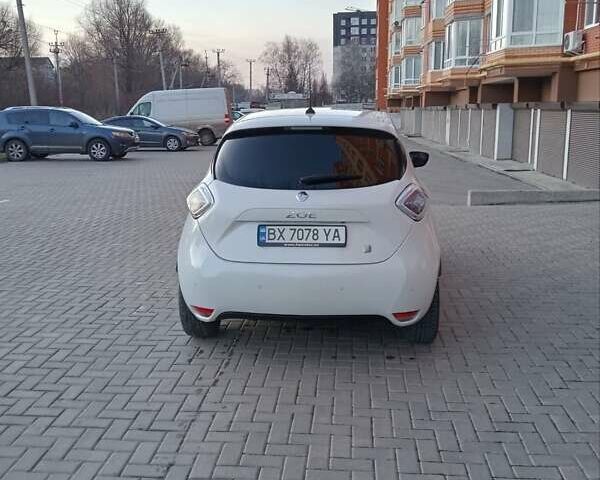 Білий Рено Зое, об'ємом двигуна 0 л та пробігом 125 тис. км за 7200 $, фото 6 на Automoto.ua