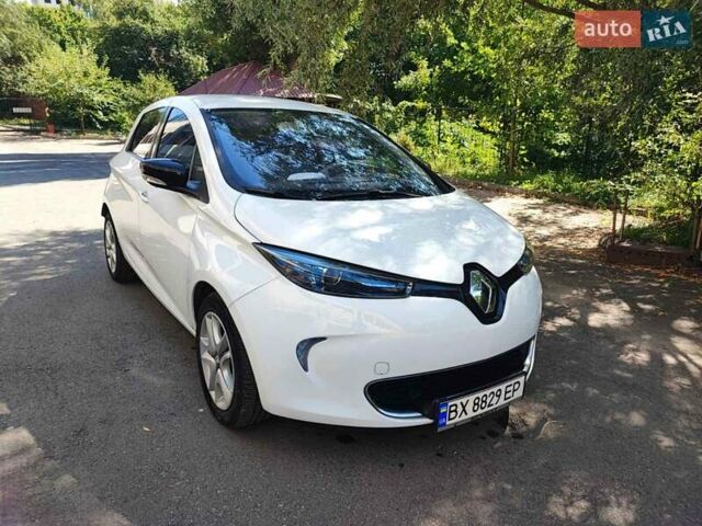 Білий Рено Зое, об'ємом двигуна 0 л та пробігом 70 тис. км за 7200 $, фото 10 на Automoto.ua