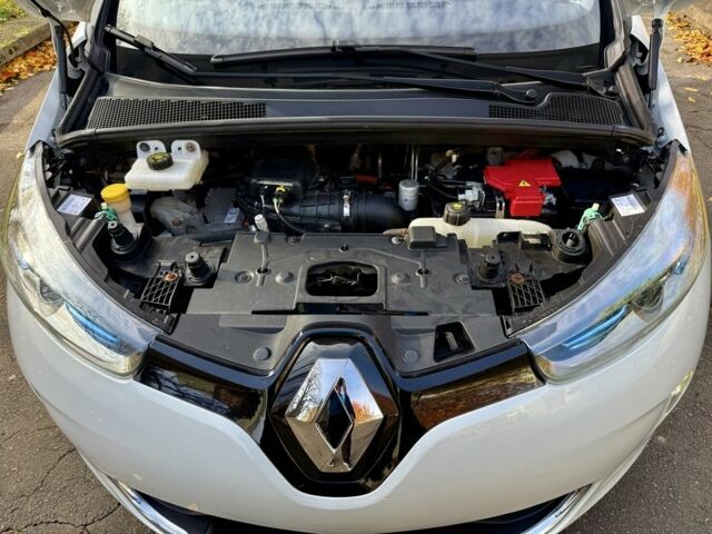 Білий Рено Зое, об'ємом двигуна 0 л та пробігом 68 тис. км за 6965 $, фото 21 на Automoto.ua