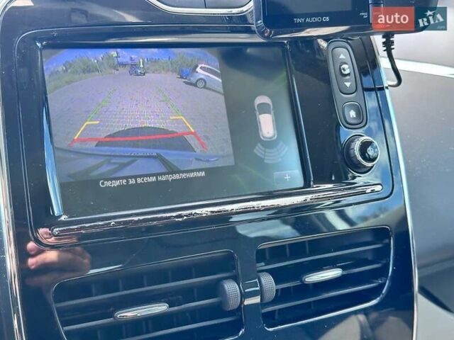 Белый Рено Зое, объемом двигателя 0 л и пробегом 70 тыс. км за 8600 $, фото 28 на Automoto.ua