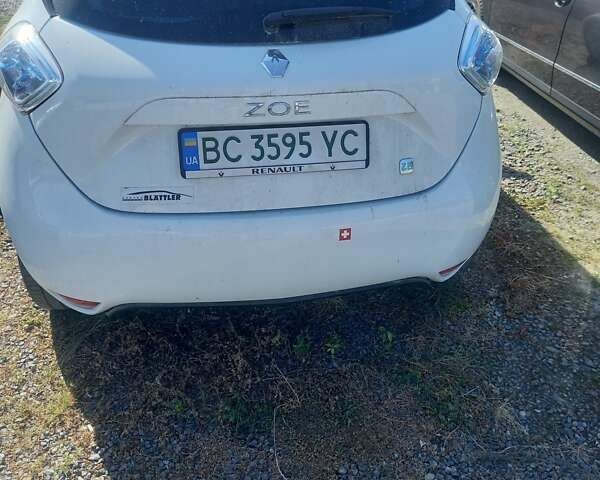 Белый Рено Зое, объемом двигателя 0 л и пробегом 110 тыс. км за 6100 $, фото 1 на Automoto.ua