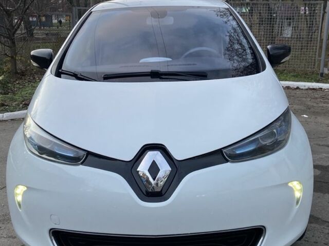 Белый Рено Зое, объемом двигателя 0 л и пробегом 159 тыс. км за 7550 $, фото 1 на Automoto.ua