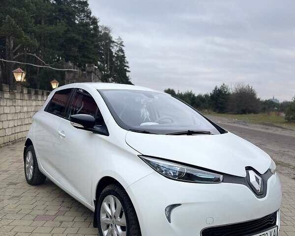 Білий Рено Зое, об'ємом двигуна 0 л та пробігом 107 тис. км за 6400 $, фото 1 на Automoto.ua