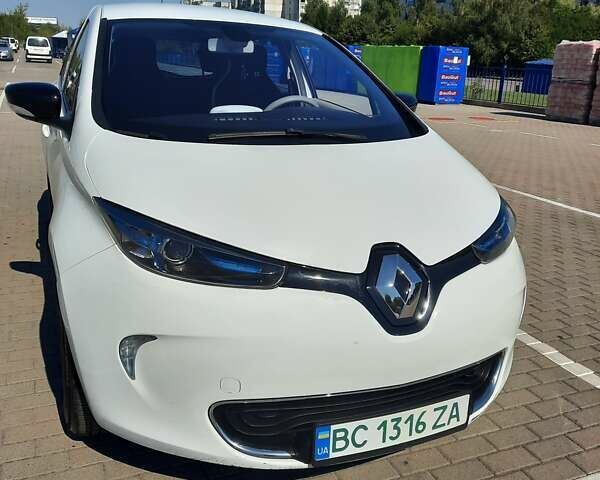 Білий Рено Зое, об'ємом двигуна 0 л та пробігом 108 тис. км за 7800 $, фото 2 на Automoto.ua