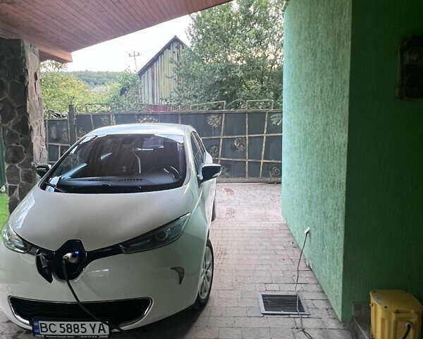 Білий Рено Зое, об'ємом двигуна 0 л та пробігом 98 тис. км за 7200 $, фото 15 на Automoto.ua