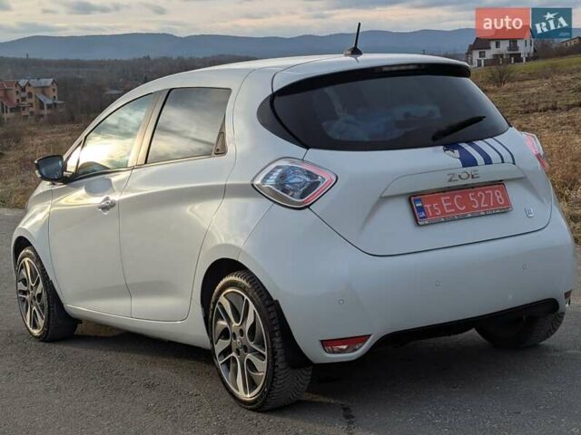 Белый Рено Зое, объемом двигателя 0 л и пробегом 85 тыс. км за 6900 $, фото 20 на Automoto.ua