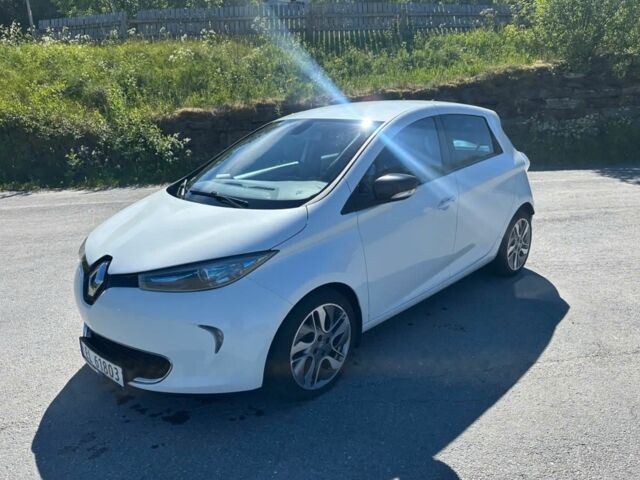 Белый Рено Зое, объемом двигателя 0 л и пробегом 101 тыс. км за 7121 $, фото 2 на Automoto.ua