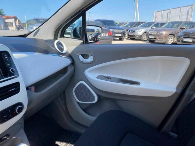Білий Рено Зое, об'ємом двигуна 0 л та пробігом 91 тис. км за 6640 $, фото 20 на Automoto.ua