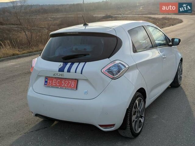 Белый Рено Зое, объемом двигателя 0 л и пробегом 85 тыс. км за 6900 $, фото 21 на Automoto.ua