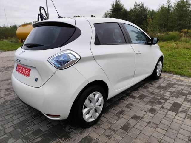 Белый Рено Зое, объемом двигателя 0 л и пробегом 137 тыс. км за 5650 $, фото 4 на Automoto.ua