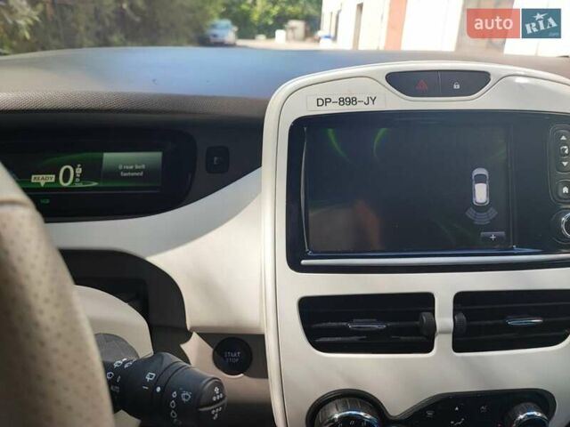 Білий Рено Зое, об'ємом двигуна 0 л та пробігом 70 тис. км за 7200 $, фото 11 на Automoto.ua
