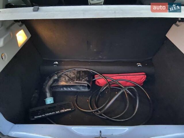 Білий Рено Зое, об'ємом двигуна 0 л та пробігом 150 тис. км за 5700 $, фото 9 на Automoto.ua