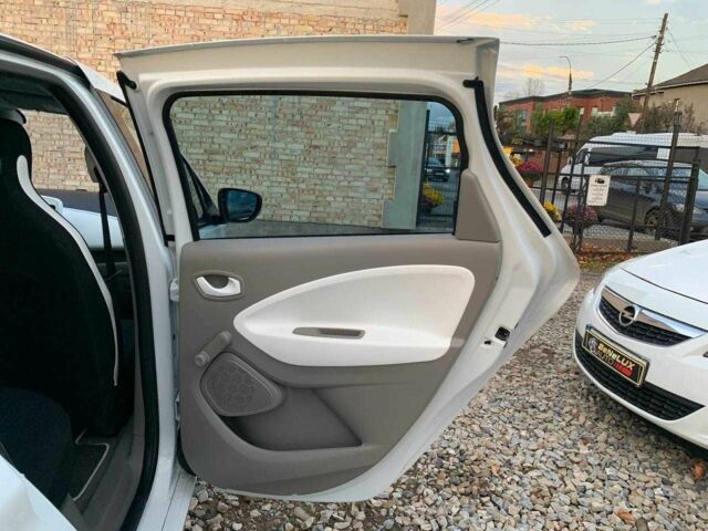 Рено Зое 2015 в Коломые на Automoto.ua Белый Рено Зое, объемом двигателя 0 л и пробегом 90 тыс. км за 6499 $, фото 9 на Automoto.ua