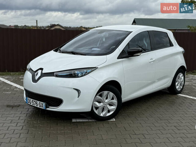 Белый Рено Зое, объемом двигателя 0 л и пробегом 32 тыс. км за 6600 $, фото 1 на Automoto.ua