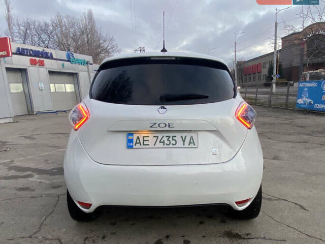 Белый Рено Зое, объемом двигателя 0 л и пробегом 159 тыс. км за 7550 $, фото 5 на Automoto.ua