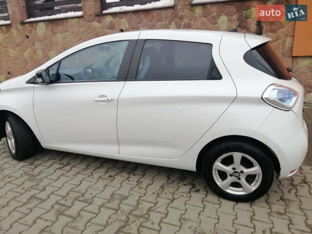 Белый Рено Зое, объемом двигателя 0 л и пробегом 145 тыс. км за 8200 $, фото 6 на Automoto.ua