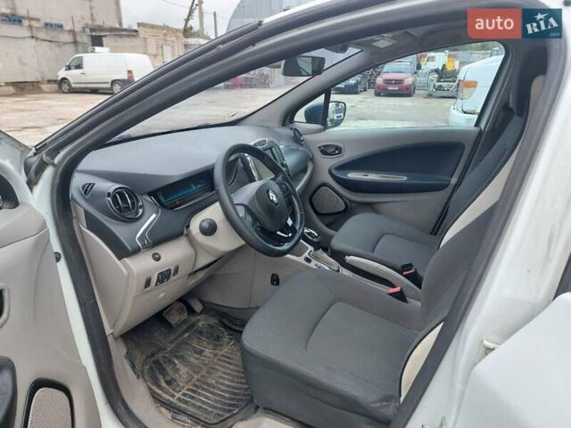 Рено Зое 2015 у Одесі на Automoto.ua Білий Рено Зое, об'ємом двигуна 0 л та пробігом 170 тис. км за 5000 $, фото 11 на Automoto.ua