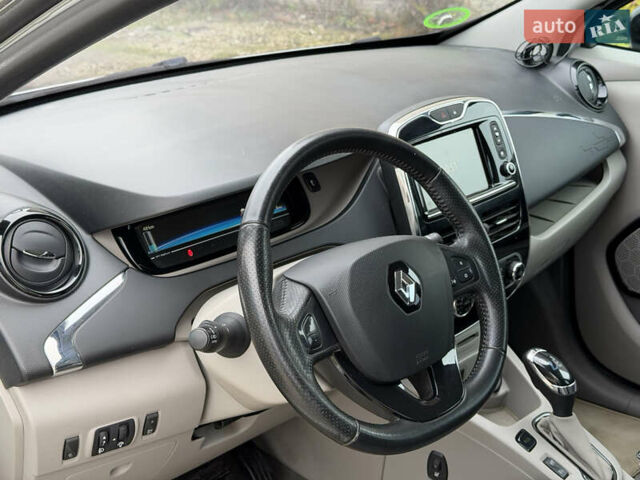 Білий Рено Зое, об'ємом двигуна 0 л та пробігом 154 тис. км за 6350 $, фото 21 на Automoto.ua