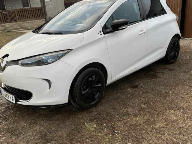 Белый Рено Зое, объемом двигателя 0 л и пробегом 300 тыс. км за 5000 $, фото 2 на Automoto.ua