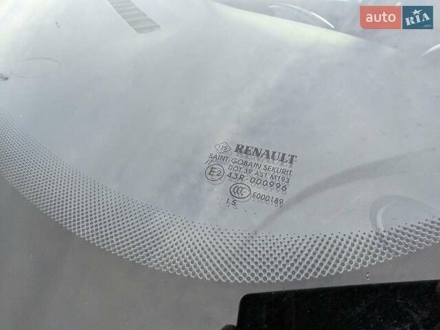 Белый Рено Зое, объемом двигателя 0 л и пробегом 85 тыс. км за 6900 $, фото 56 на Automoto.ua
