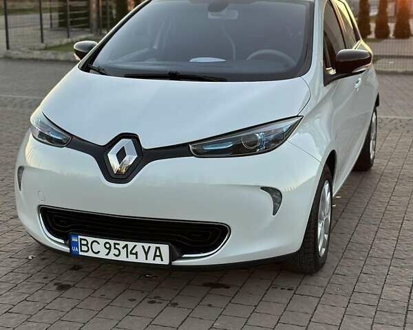 Белый Рено Зое, объемом двигателя 0 л и пробегом 93 тыс. км за 8000 $, фото 6 на Automoto.ua